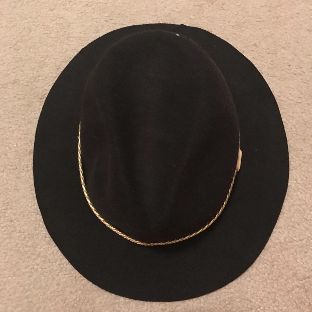Aeropostale black hat w gold detail. Brand new